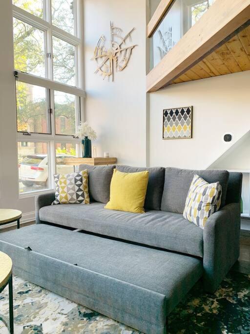 Lincoln Park Light-Filled Loft Apartment Чикаго Екстериор снимка
