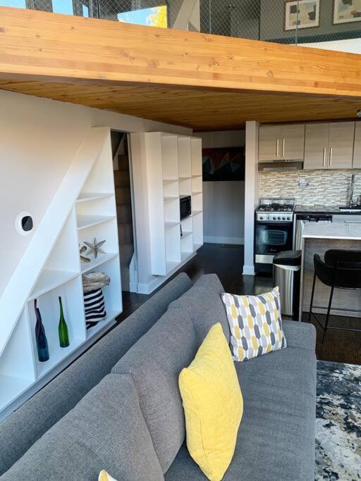 Lincoln Park Light-Filled Loft Apartment Чикаго Екстериор снимка