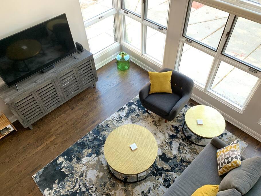 Lincoln Park Light-Filled Loft Apartment Чикаго Екстериор снимка